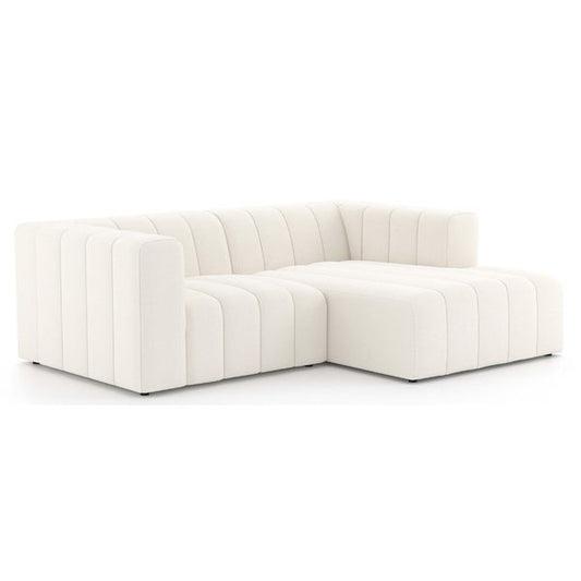 Sofa narozna o subtelnym charakterze z naturalnym charakterem w odcieniu bieli